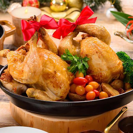 Shin Furano Prince Hotel Exterior foto A whole roasted chicken